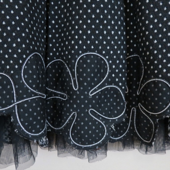 Adorable Wool Skirt with Flowers and Petticoat S - Picture 2 of 2